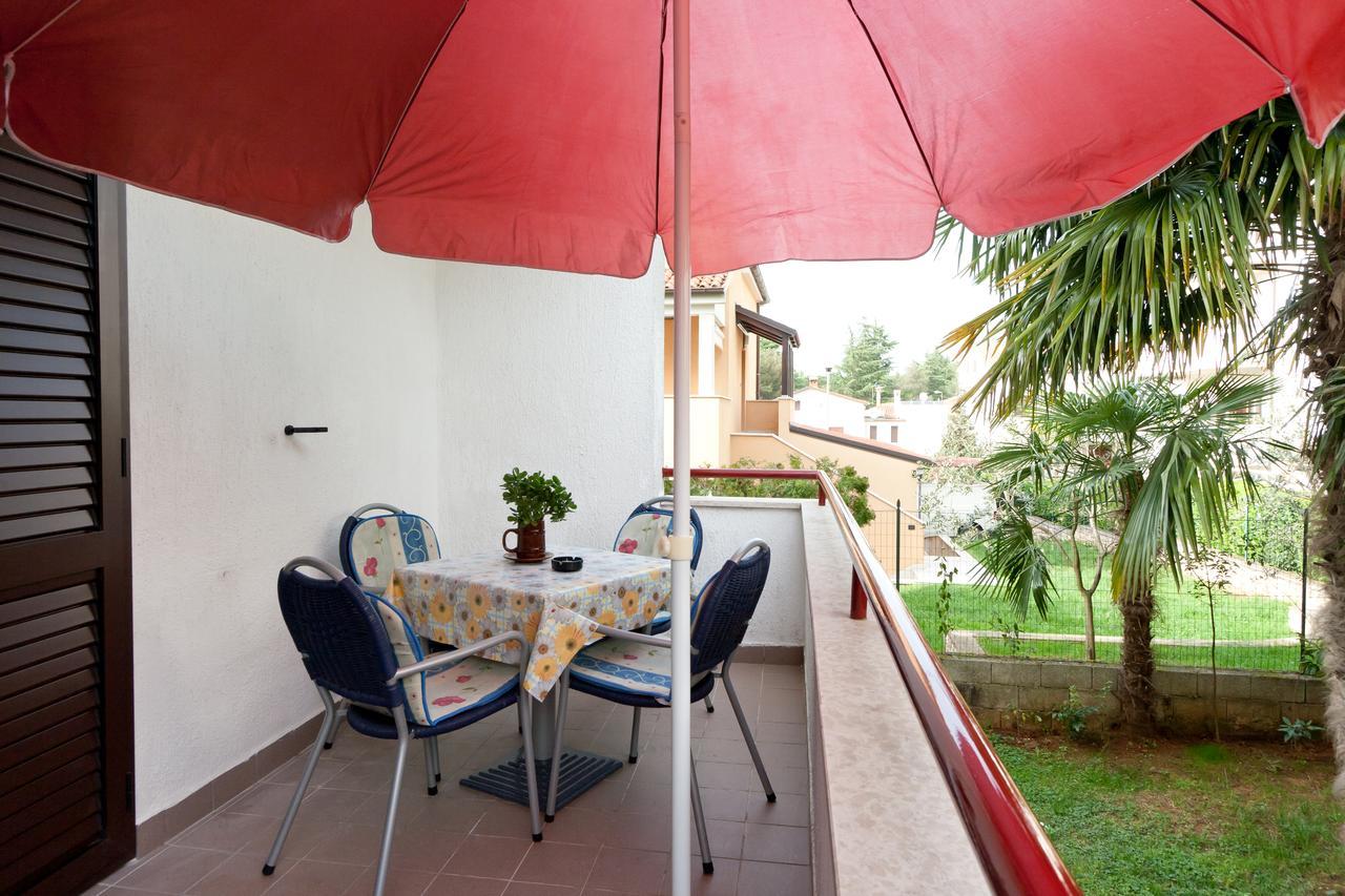 Apartments Neda Porec Exterior photo